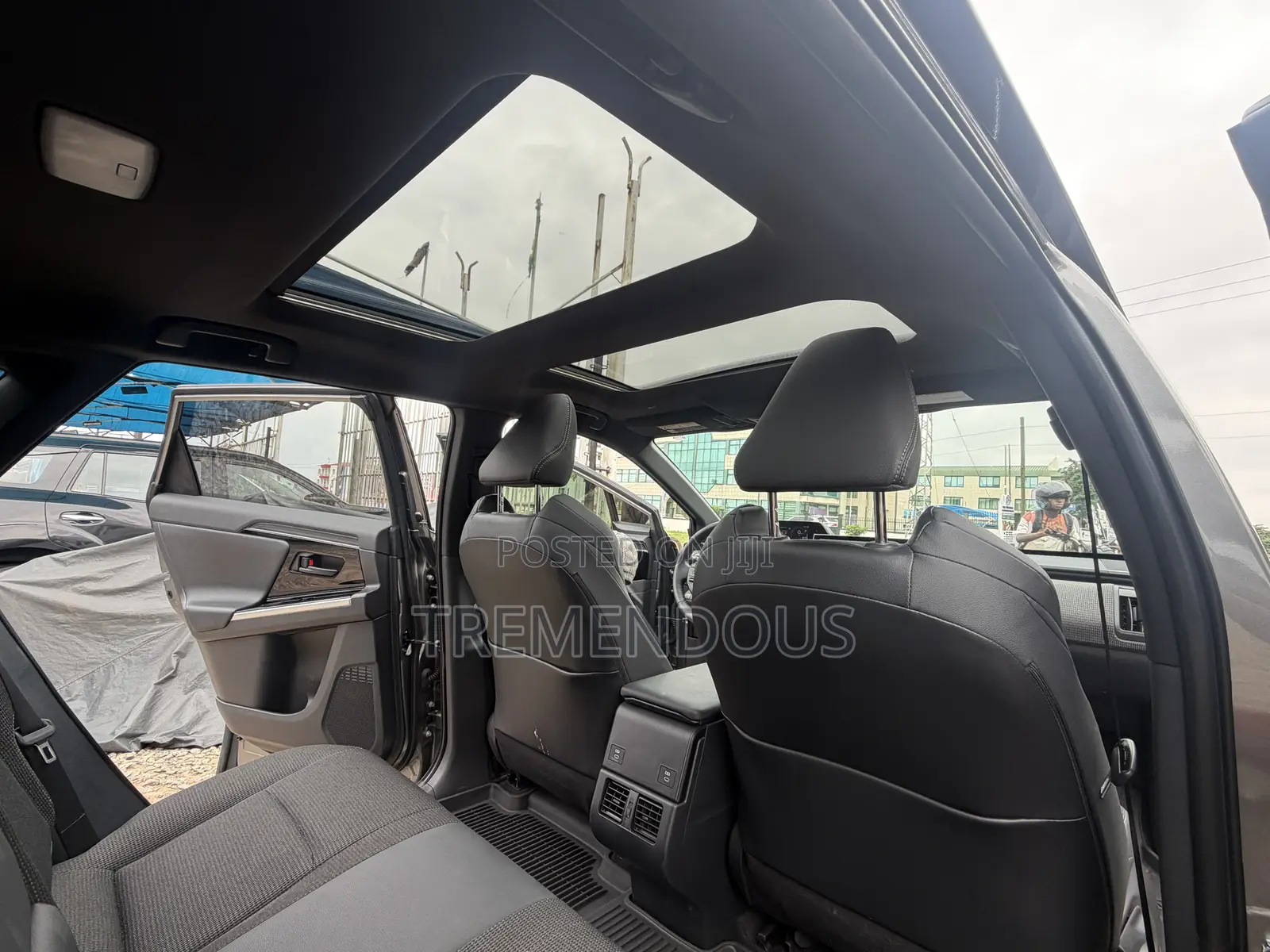 Toyota bZ4X XLE AWD 2025 Gray