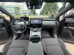 Toyota bZ4X XLE AWD 2025 Gray
