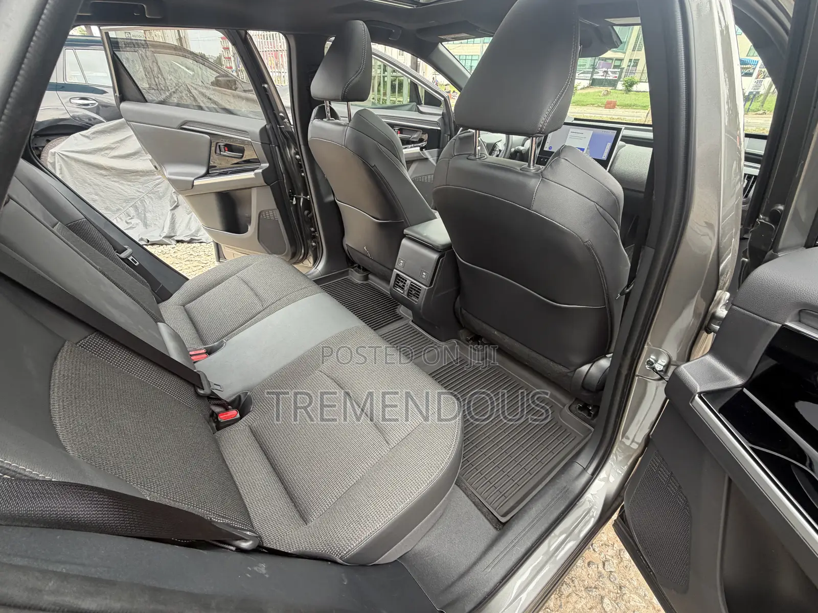 Toyota bZ4X XLE AWD 2025 Gray