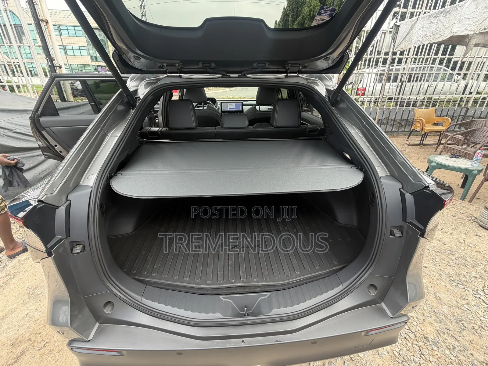 Toyota bZ4X XLE AWD 2025 Gray