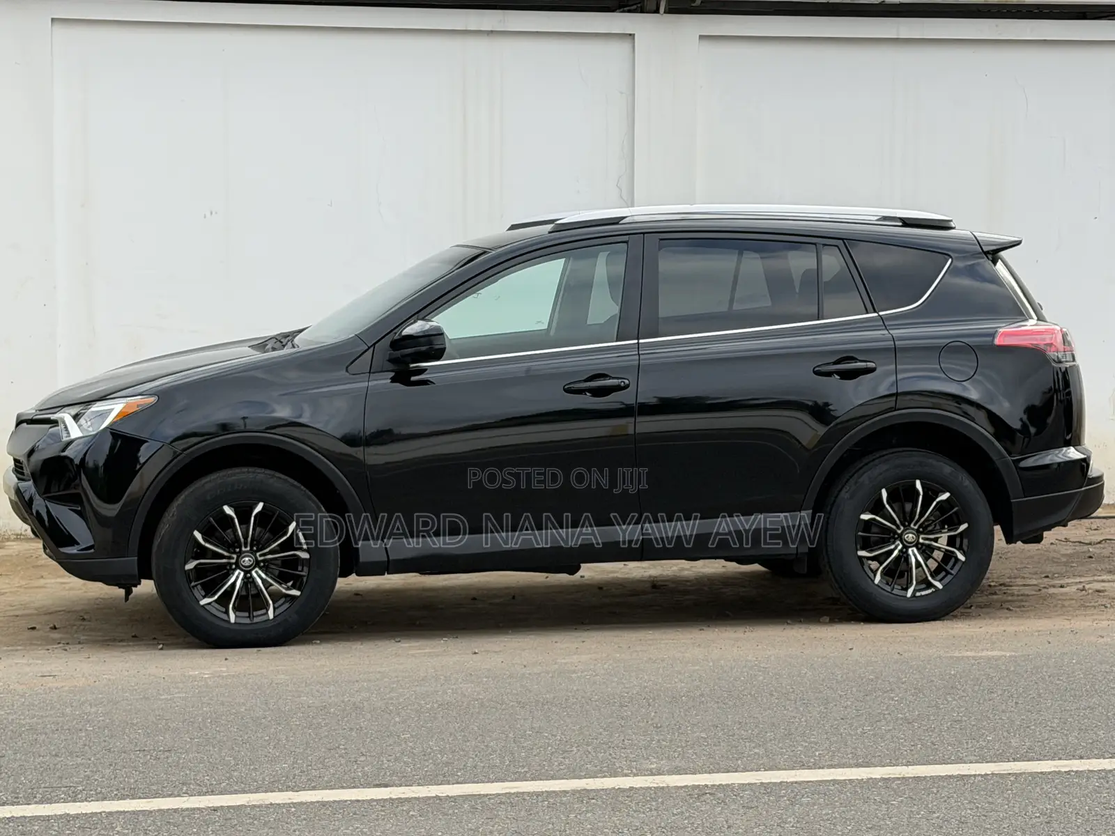 Toyota RAV4 LE 4dr SUV AWD (2.5L 4cyl 6A) 2018 Black