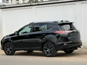 Toyota RAV4 LE 4dr SUV AWD (2.5L 4cyl 6A) 2018 Black