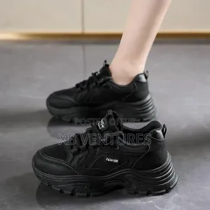 Elegant Women's Bow-adorned Sneakers