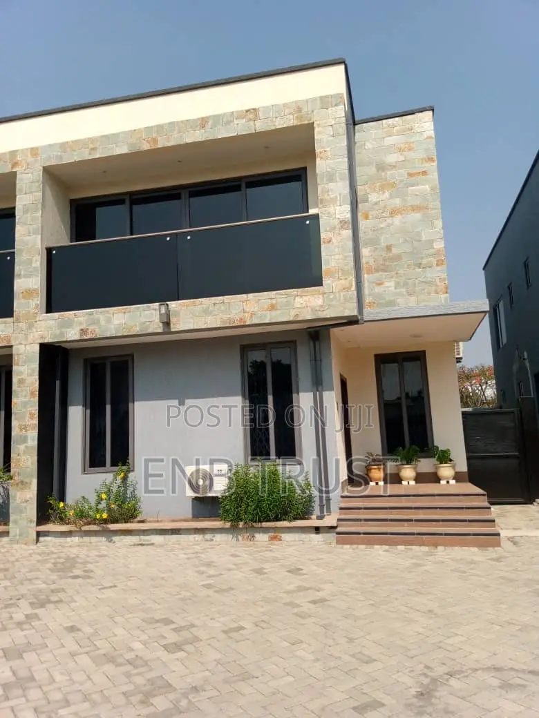 3bdrm Duplex in Dzowulu, Special School Area for sale
