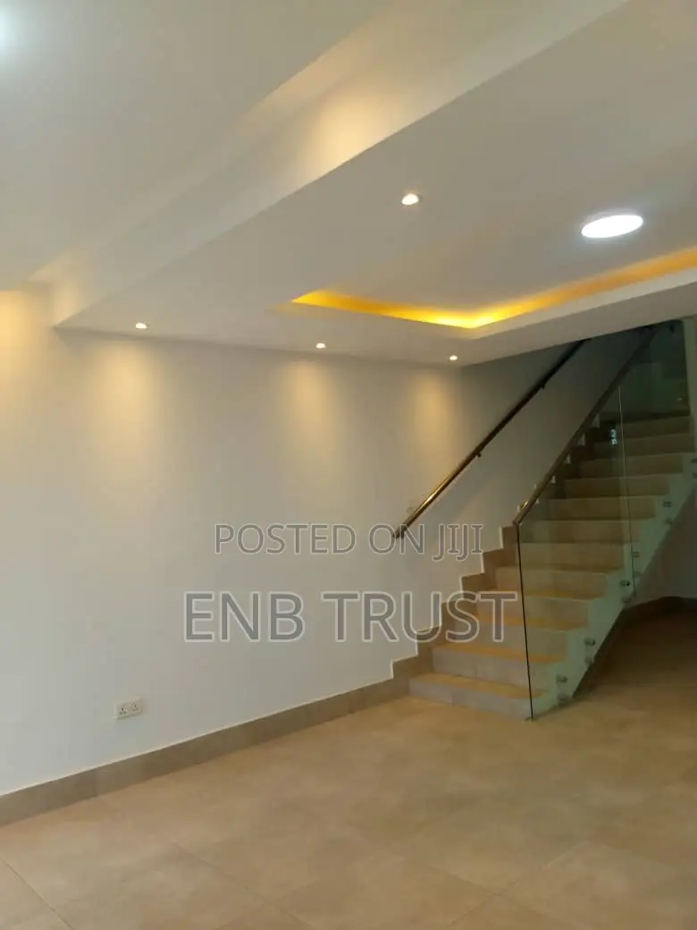 3bdrm Duplex in Dzowulu, Special School Area for sale