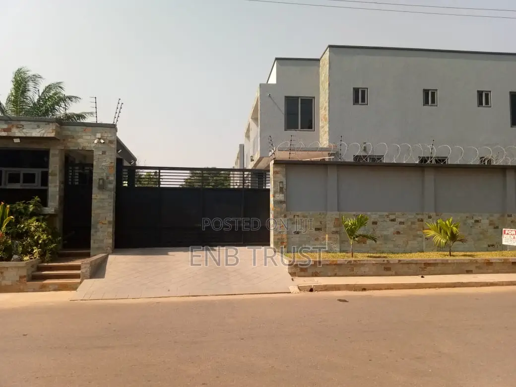 3bdrm Duplex in Dzowulu, Special School Area for sale