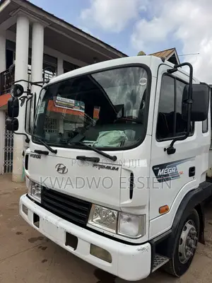 Hyundai Truck 8 Holes