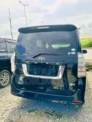 Toyota Voxy 2010 Black