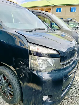 Toyota Voxy 2010 Black