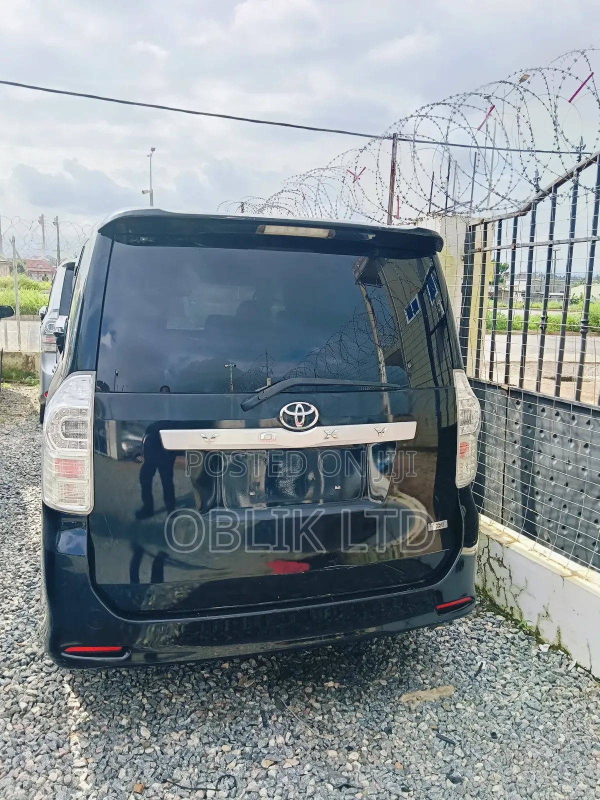 Toyota Voxy 2010 Black