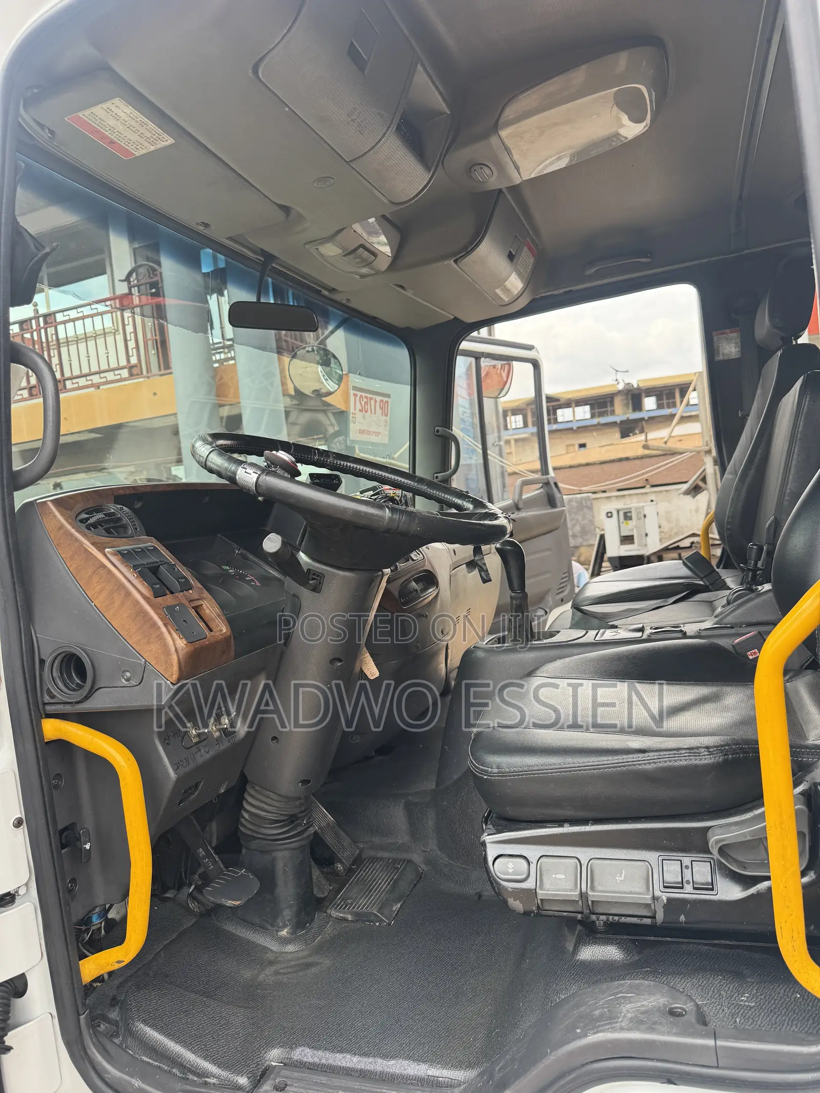 Hyundai Truck 8 Holes
