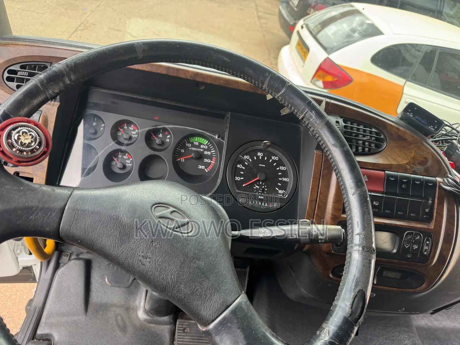 Hyundai Truck 8 Holes