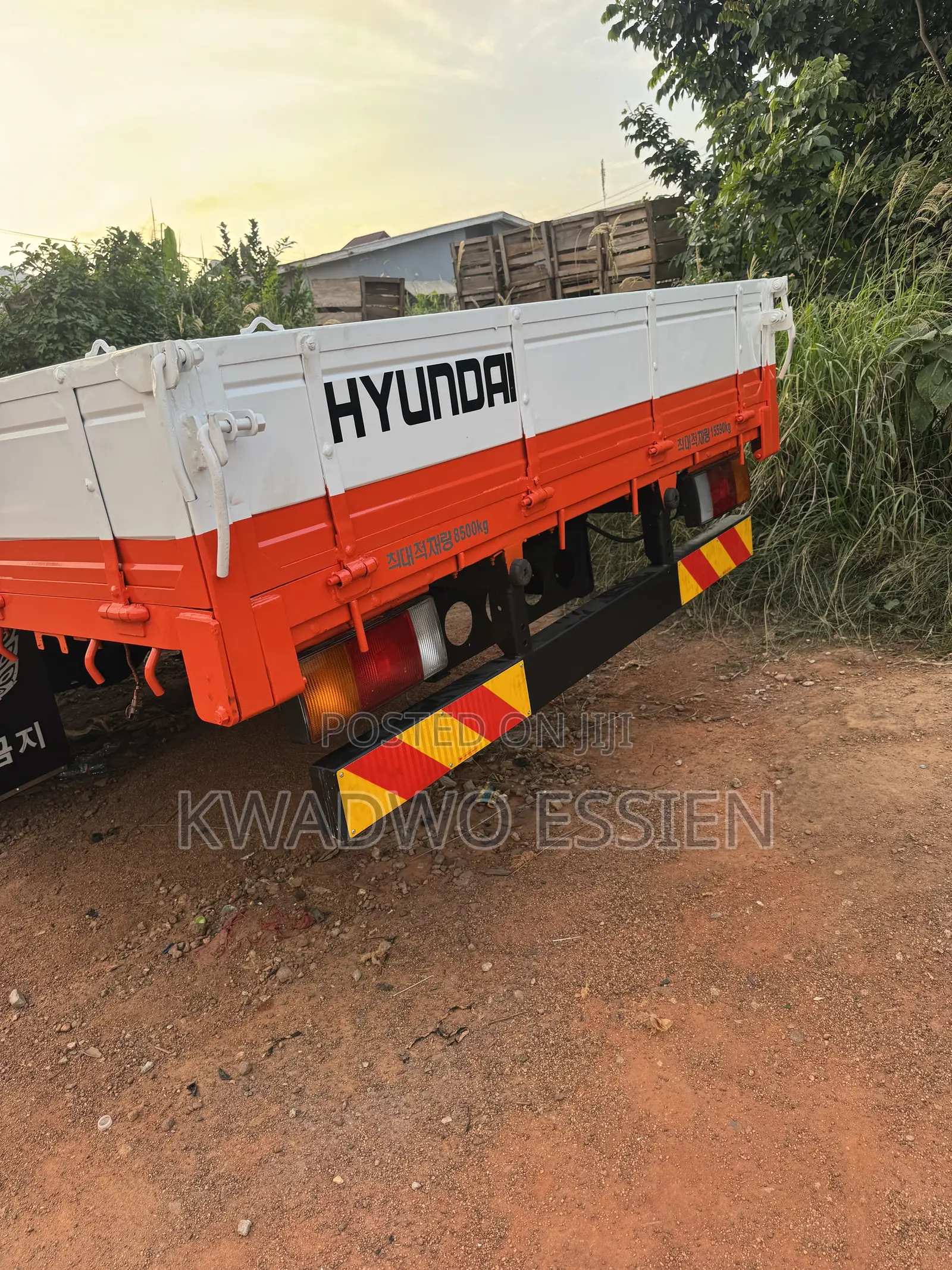 Hyundai Truck 8 Holes