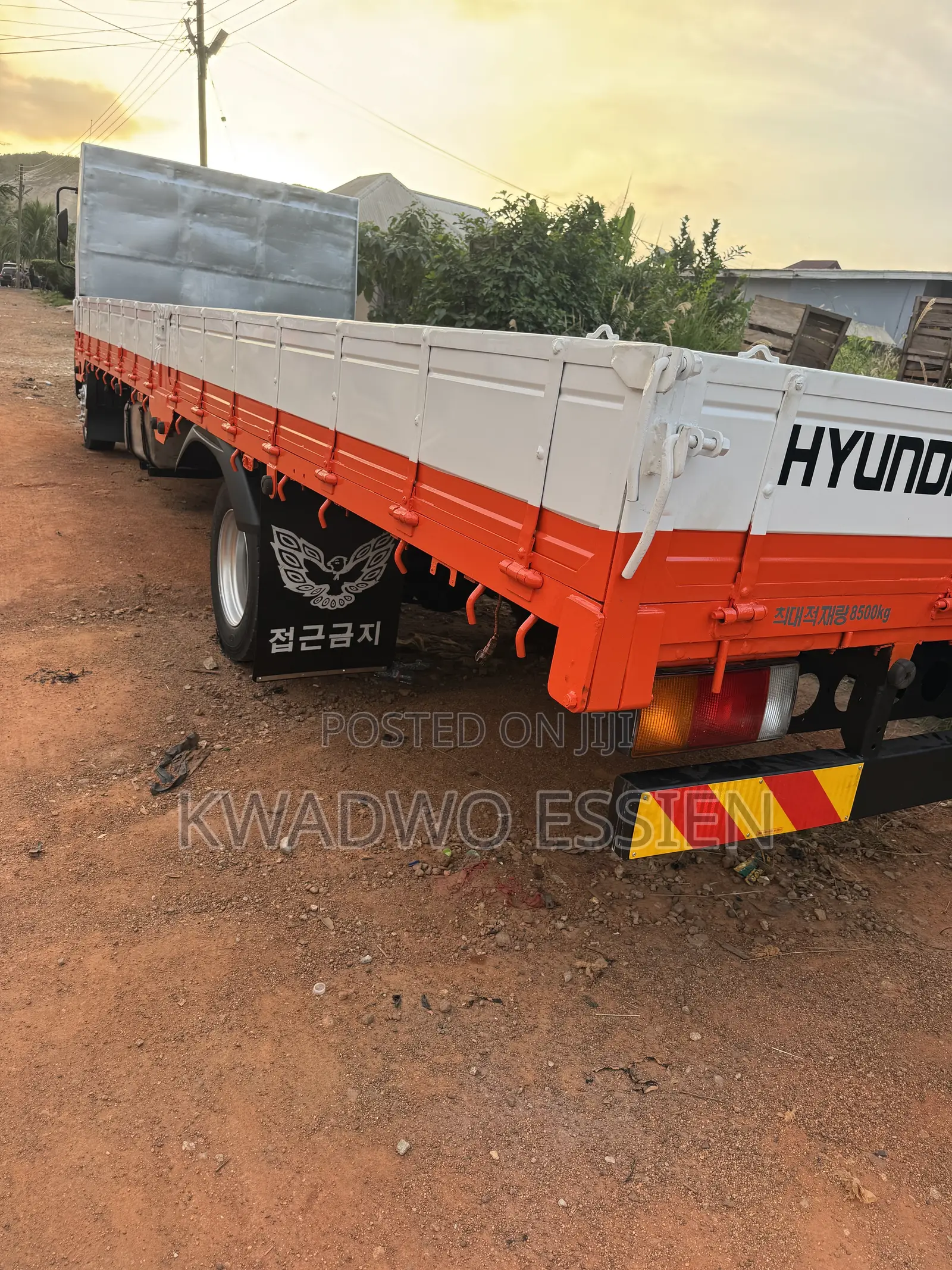 Hyundai Truck 8 Holes