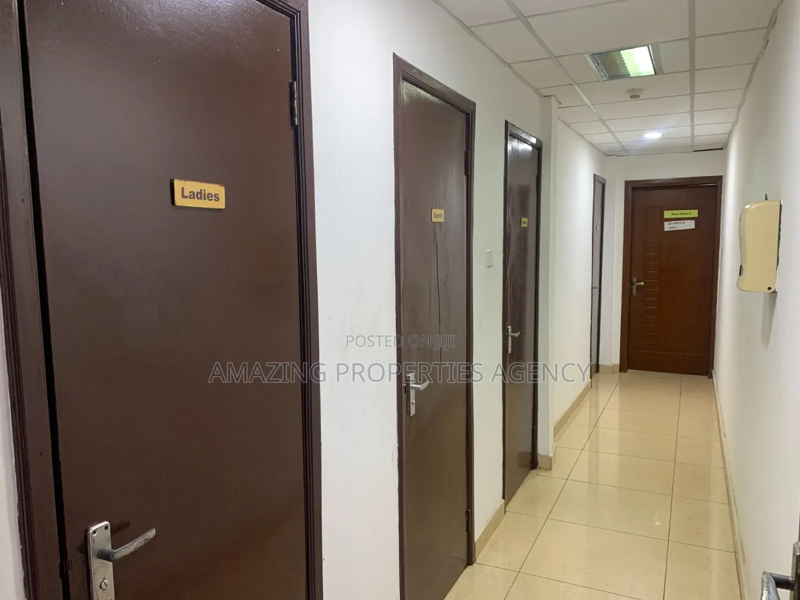 North Ridge Location Near the Nigerian Embassy. 371 SQM