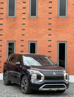 Mitsubishi Outlander SE 2022 Blue