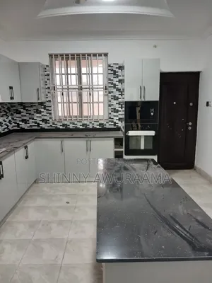 5bdrm House in School Junction for rent