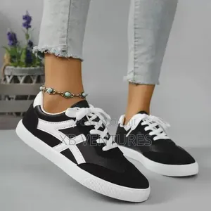 Sleek Casual Lace-Up Women's Sneakers