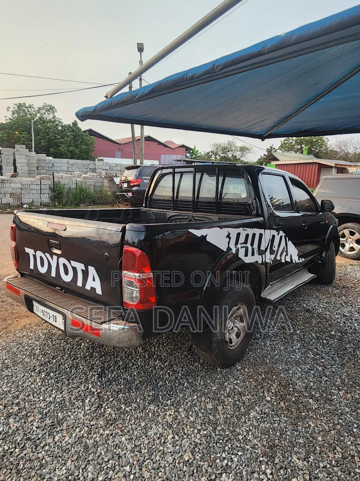 Toyota Hilux 2010 Black