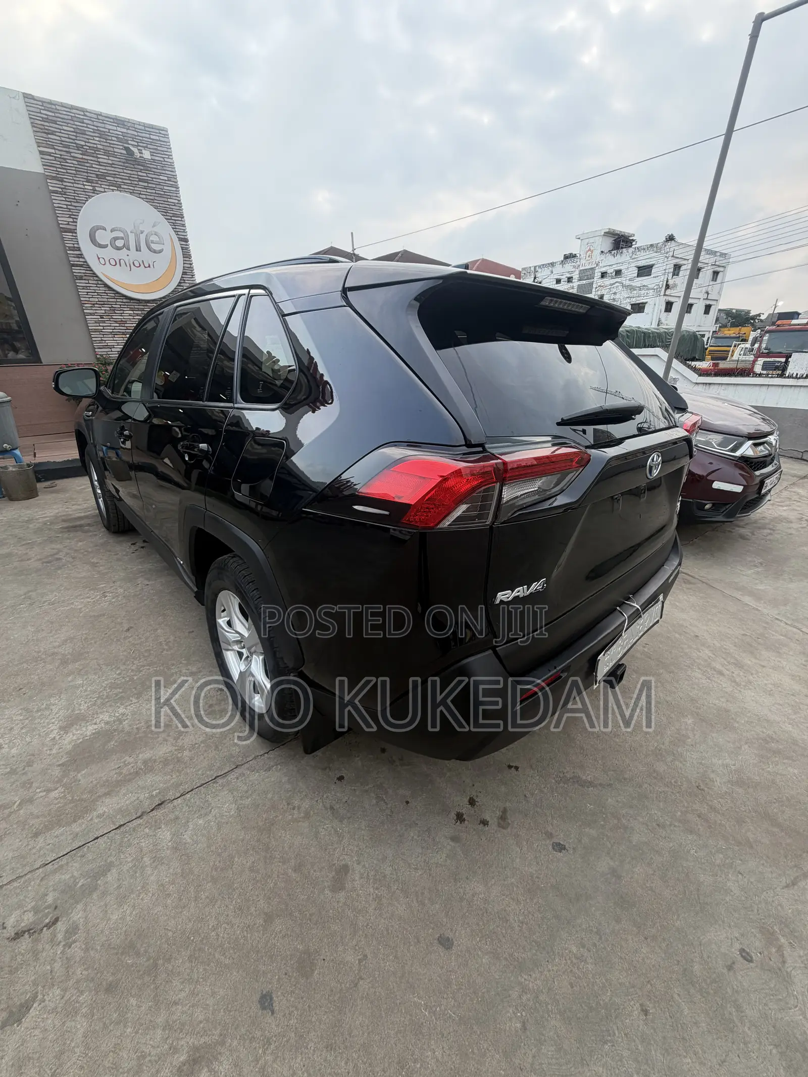 Toyota RAV4 XLE 2021 Black