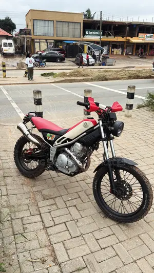 Yamaha 2017 Red