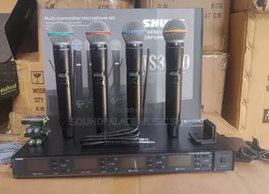 Shure Ts3300 4-in-1 Multi-Transmitter Wireless Uhf Microphone Set.