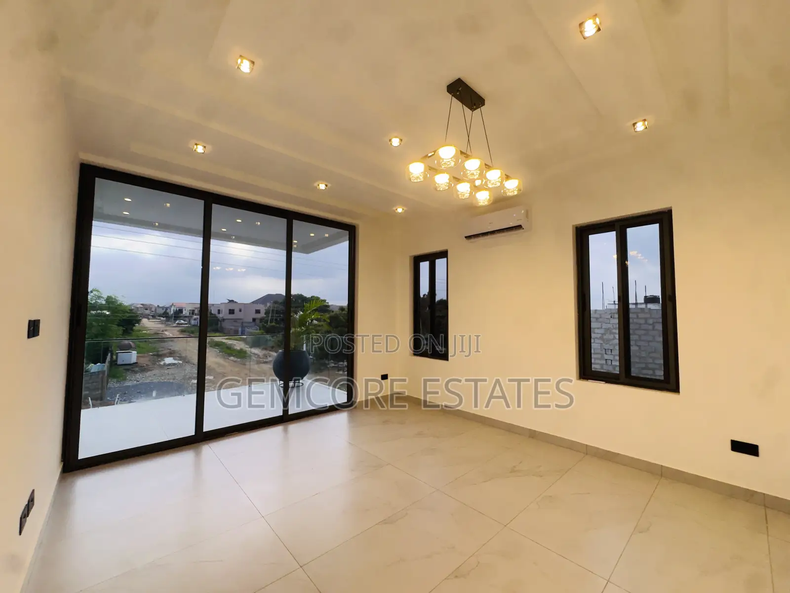 3bdrm House in West Trasacco, School Junction for sale
