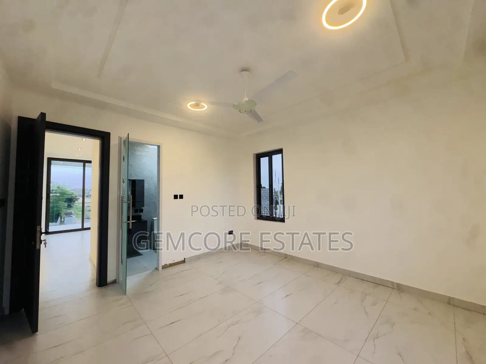 3bdrm House in West Trasacco, School Junction for sale