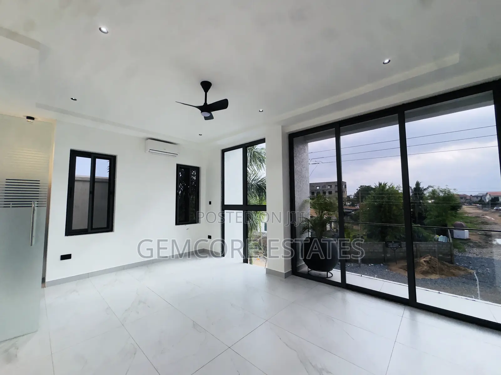 3bdrm House in West Trasacco, School Junction for sale