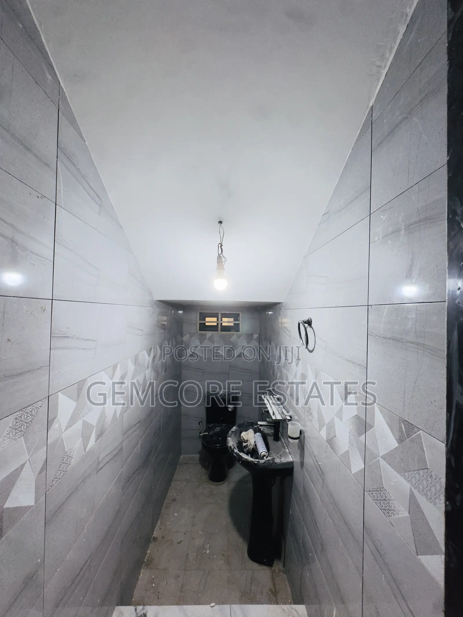 5bdrm House in East Legon Hills, Ashaley Botwe for sale