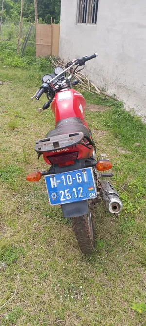 Yamaha YBR125 2010 Red