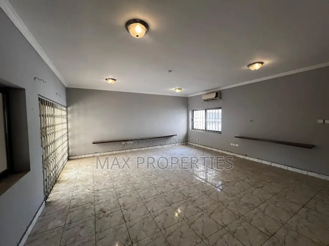4bdrm House in Adjiriganor for rent