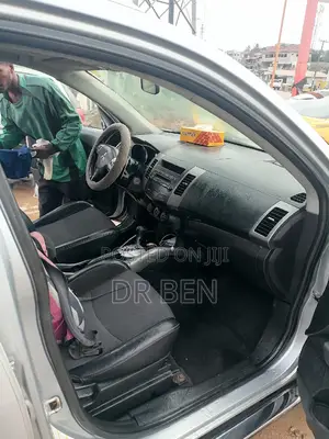 Mitsubishi Outlander 2009 Silver