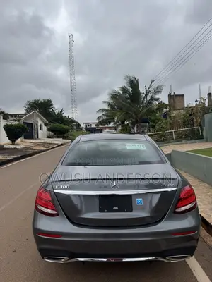 Mercedes-Benz E300 2018 Gray