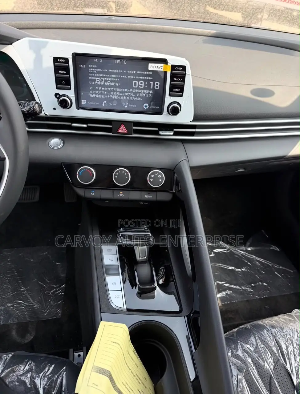 New Hyundai Elantra Limited IVT 2025 Black