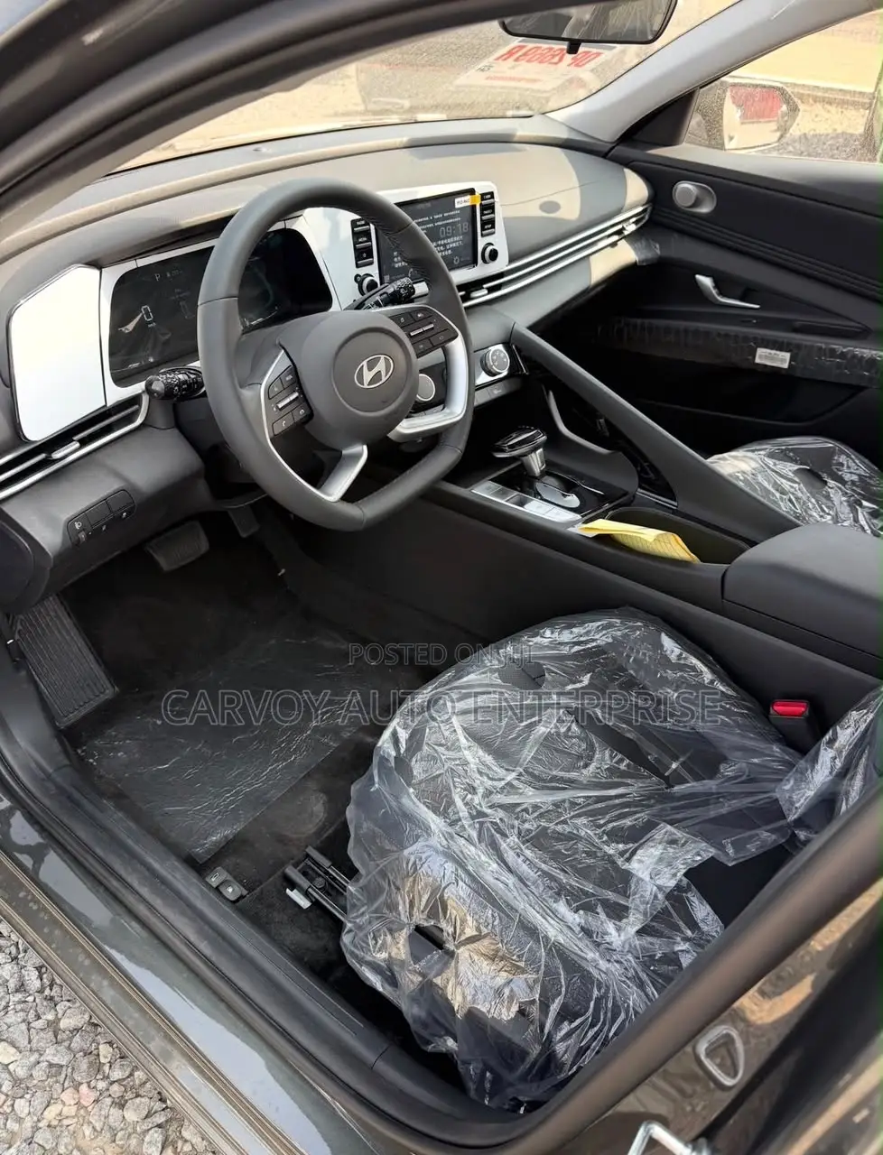 New Hyundai Elantra Limited IVT 2025 Black