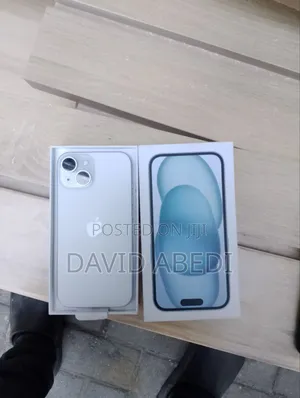 New Apple iPhone 15 128 GB Silver