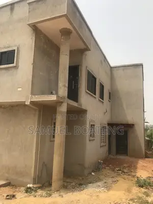 6bdrm Mansion in Atwima Kwanwoma for sale