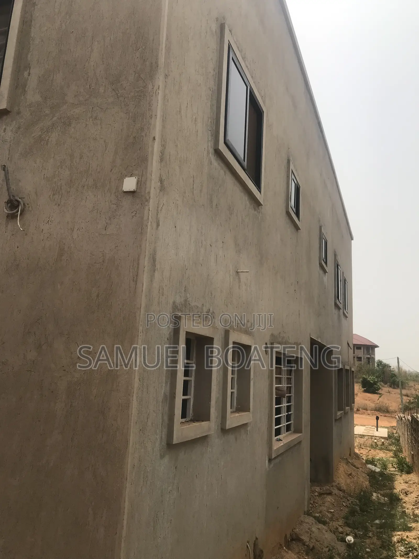 6bdrm Mansion in Atwima Kwanwoma for sale