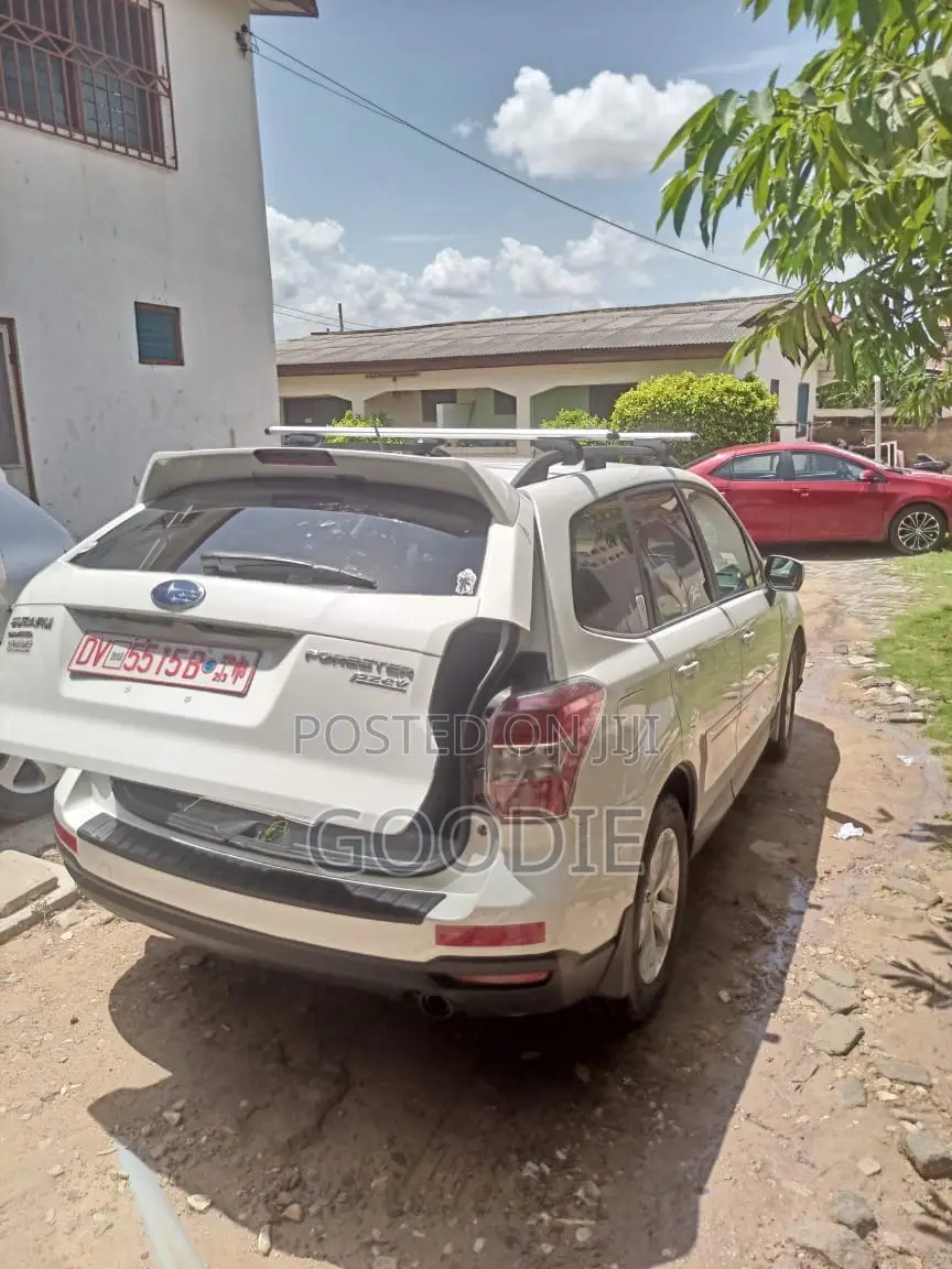 Subaru Forester 2.5i Premium PZEV 4dr SUV AWD (2.5L 4cyl 6M) 2014 White