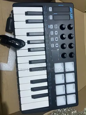Midi Keyboard 25 Keys Wireless and Wired Midi Connection (Chargeable)