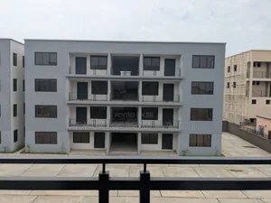 3bdrm Apartment in Achimota Mall, Mile 7 for rent