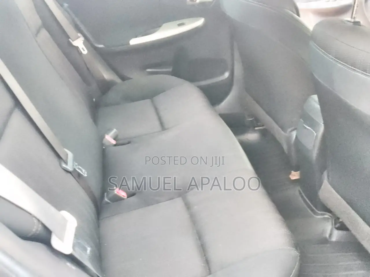 Toyota Corolla Fielder 1.8 Petrol FWD 2013 Silver