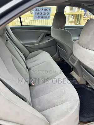 Toyota Camry LE 4dr Sedan (2.5L 4cyl 6A) 2011 Gray
