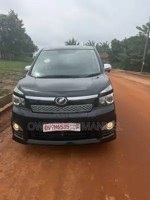 Toyota Voxy 2013 Black