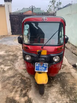 Bajaj RE 2024 Red