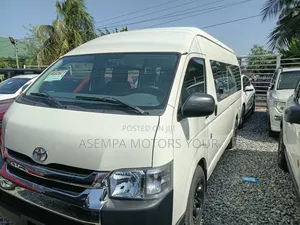 Toyota IST 2012 White