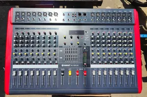 Yamaha Bix-1600usb 16-Channel Powered Mixer
