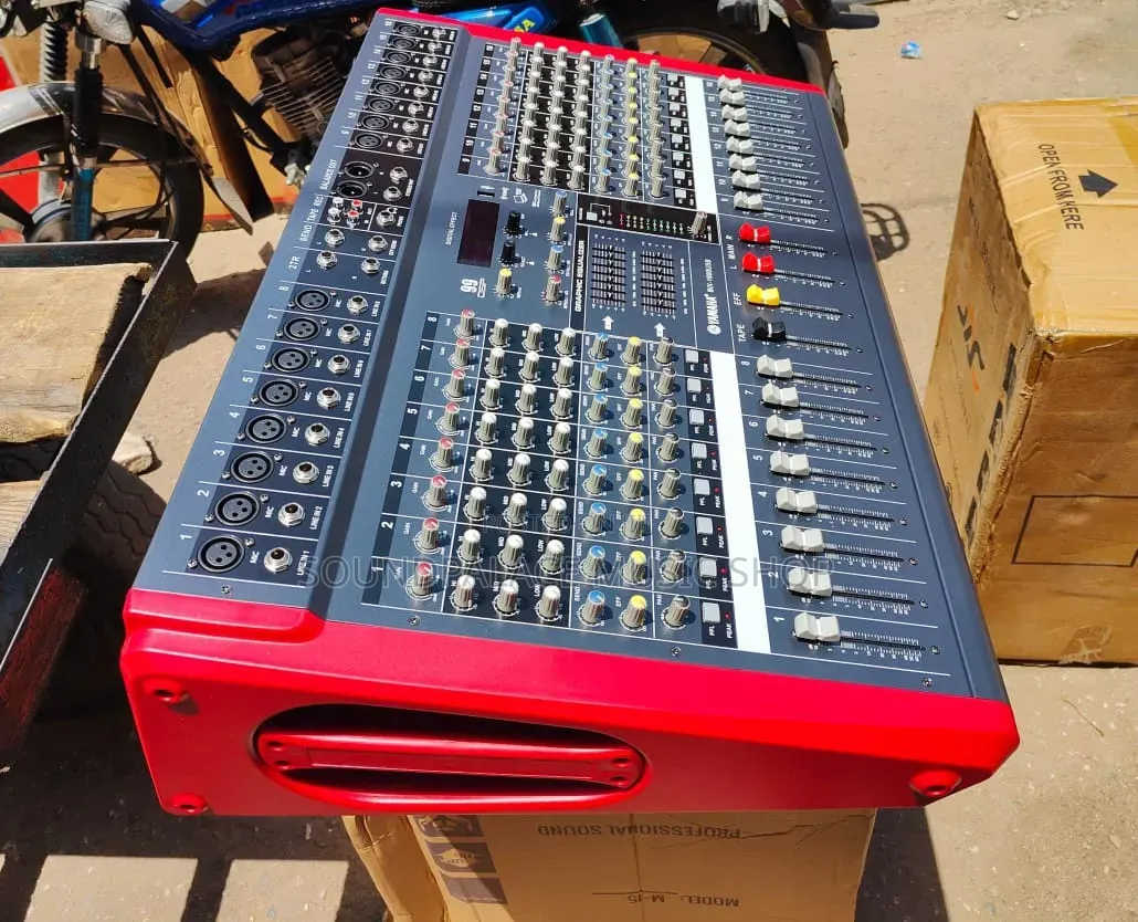 Yamaha Bix-1600usb 16-Channel Powered Mixer