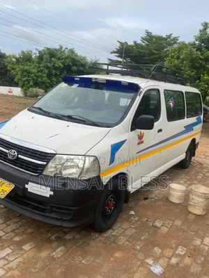 Toyota HiAce 2010 White